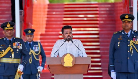 වෘත්තීමය වගකීම නිසි ලෙස ඉටු කරන රාජ්‍ය සේවයක් රටට අවශ්‍යයි’ – ජනපති