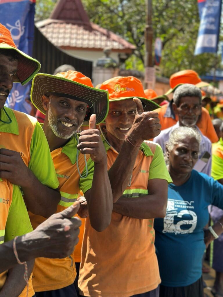 කොළඹින්   දිලිත්  අනුරට ෆිට් (👍)එකක් .. (Photos)