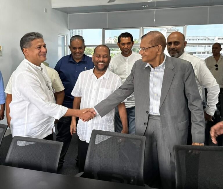 ඒකාබද්ධ විපක්ෂයේ නියෝජිතයින් සහ දිලිත් අතර විශේෂ සාකච්ඡාවක් .. (Photos)